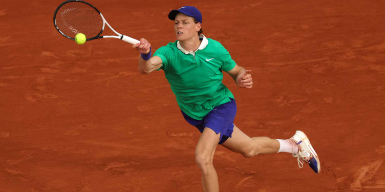I don't know if Wes Anderson watches tennis, but if he's watching now, he loves Jannik Sinner's fit today: