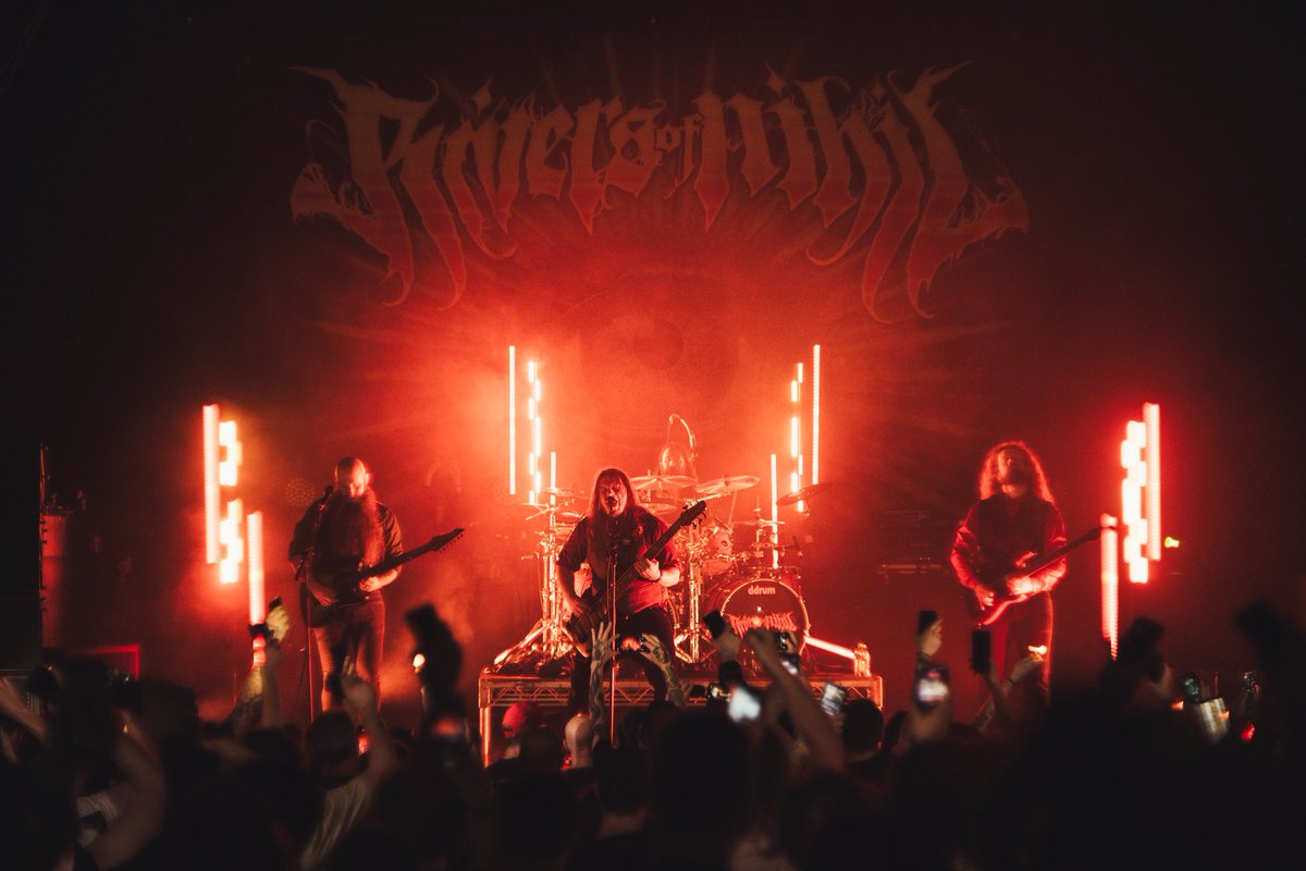 The new album has been out for a week. What’s your favorite moment on the record? Favorite lyric? Favorite riff? Favorite solo? 

Tell us ✍️