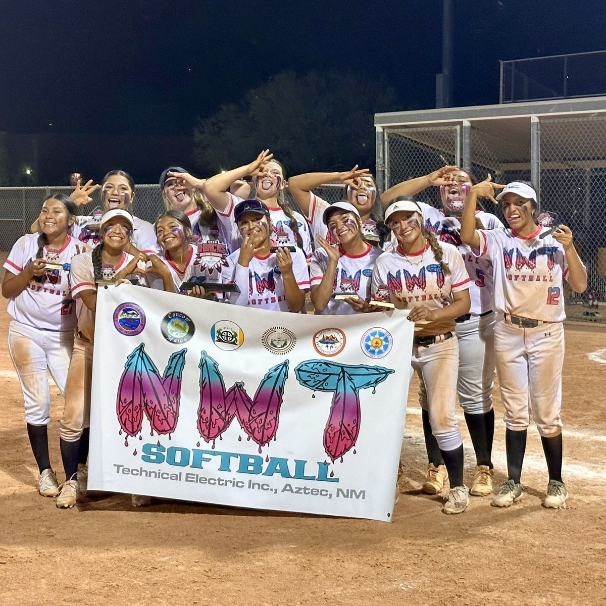 JonesThail2026's tweet photo. Finished the Native American D-Backs tourney last night, we went 5-0. Lots of fun, tons of laughs and great memories.!! #NativesWithTalent @AZRISING_VELA @CSUDHsoftball @D1Softball @LineDsoftball @CoastRecruits https://t.co/LDkKNUBEYg