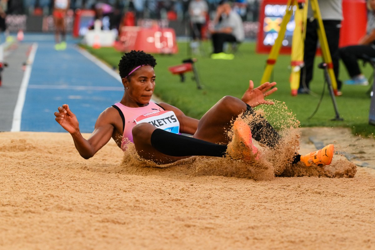 Triple jump ✅

🥇 | 🇯🇲 Shanieka RICKETTS | 14.64
🥈 | 🇨🇺 Leyanis PÉREZ HERNÁNDEZ | 14.46
🥉 | 🇩🇲 Thea LAFOND | 14.30

#DiamondLeague #RomeDL #AthleticsforaBetterWorld #RoadToTheFinal #goldengala