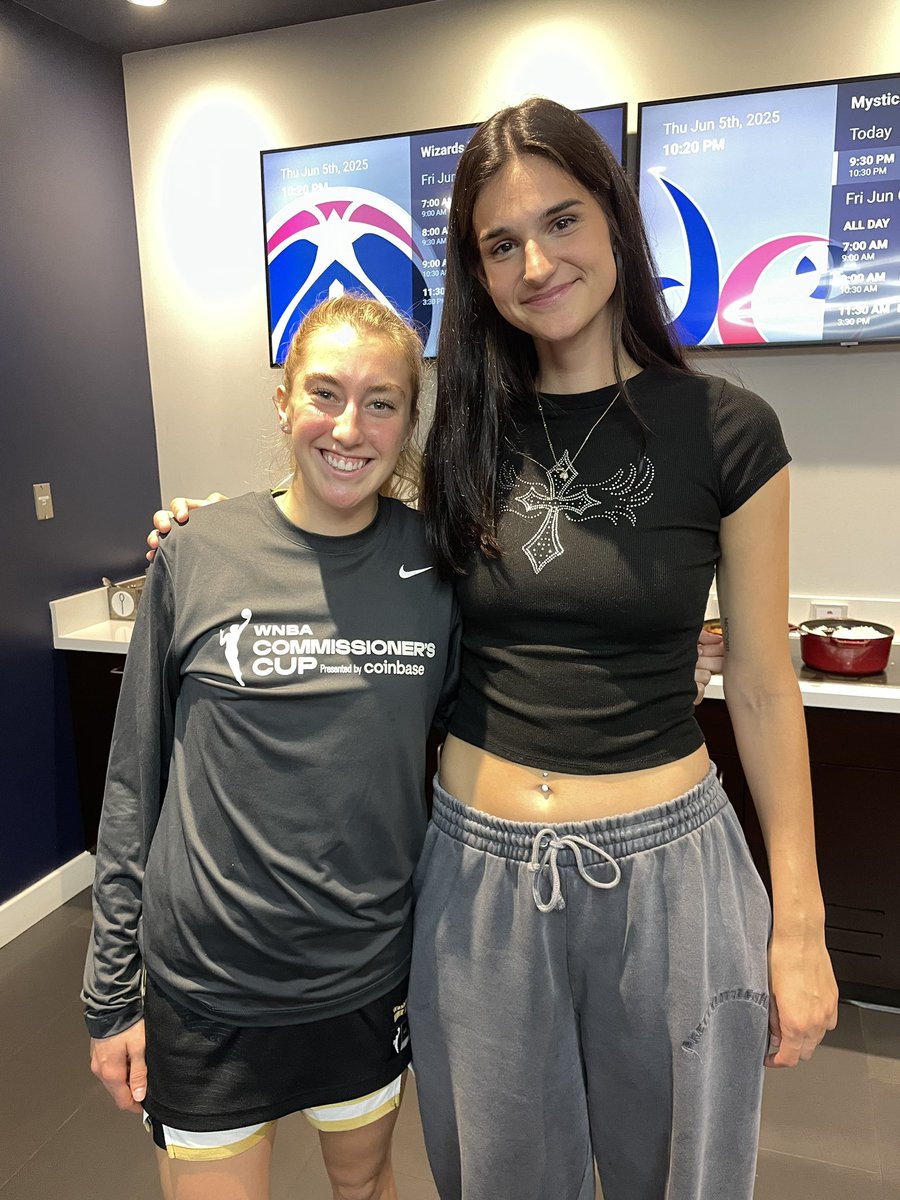 Nice to see Bella hangin w <a href="/LucyOlsenbball/">Lucy Olsen</a> <a href="/WashMystics/">Washington Mystics</a> game!
<a href="/LadyRunnin/">Lady Runnin Rebels</a> <a href="/LibertyWBB/">Liberty Women's Basketball</a>