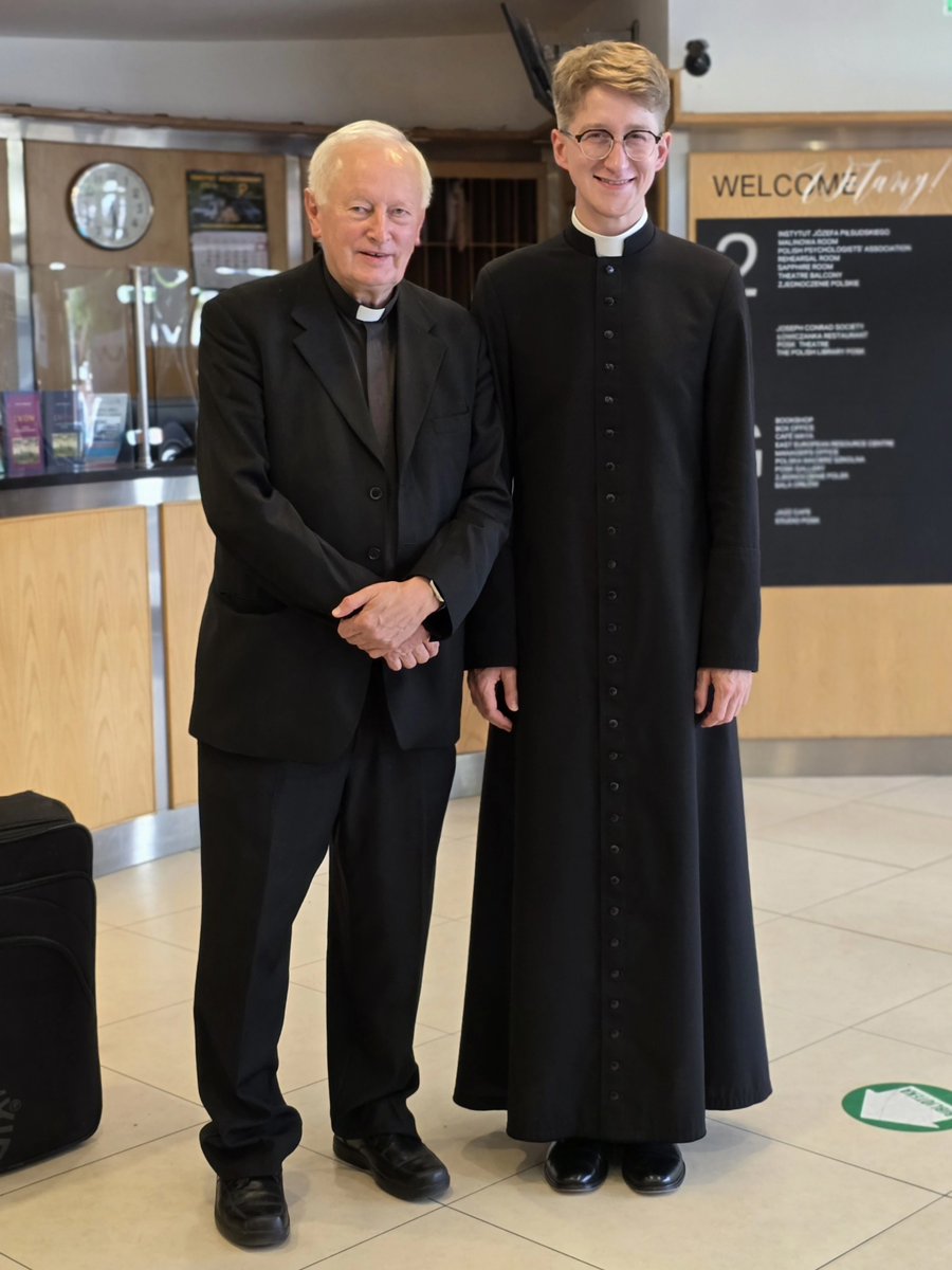 🔴Jubileusz 30-lecia Koła Przyjaciół naszej Fundacji w Londynie!⤵️
 
🔘W niedzielę 1 czerwca w Londynie, Koło Przyjaciół Watykańskiej Fundacji Jana Pawła II w Wielkiej Brytanii świętowało Jubileusz Trzydziestolecia. W obchodach wziął udział m. in. ks. Stefan Wylężek, były rektor