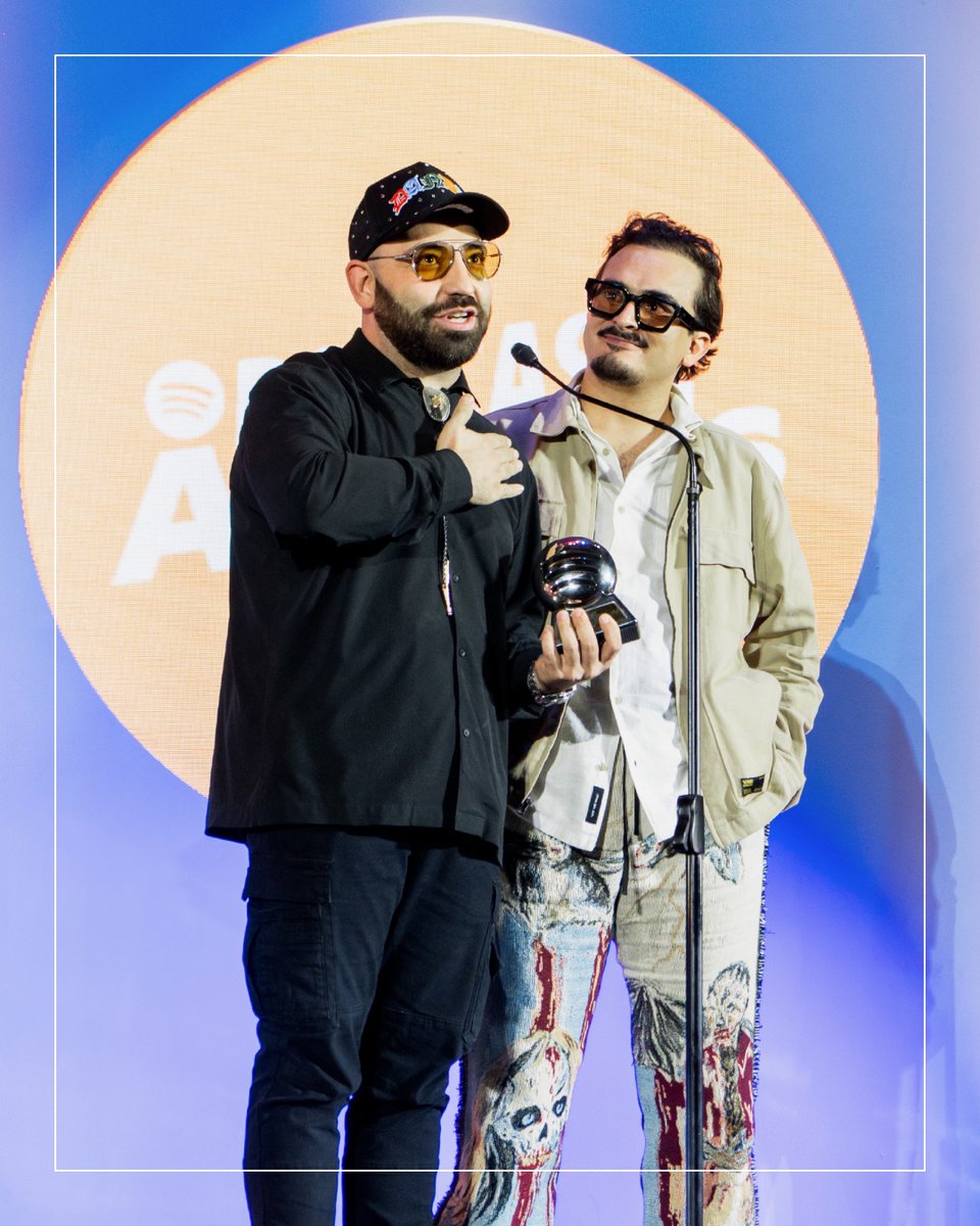 Nearly 8M votes later, Mexico crowned its podcast faves 🎙️ From “Relatos de la Noche” to “La Cotorrisa,” here’s who won big. spoti.fi/4dMppHS