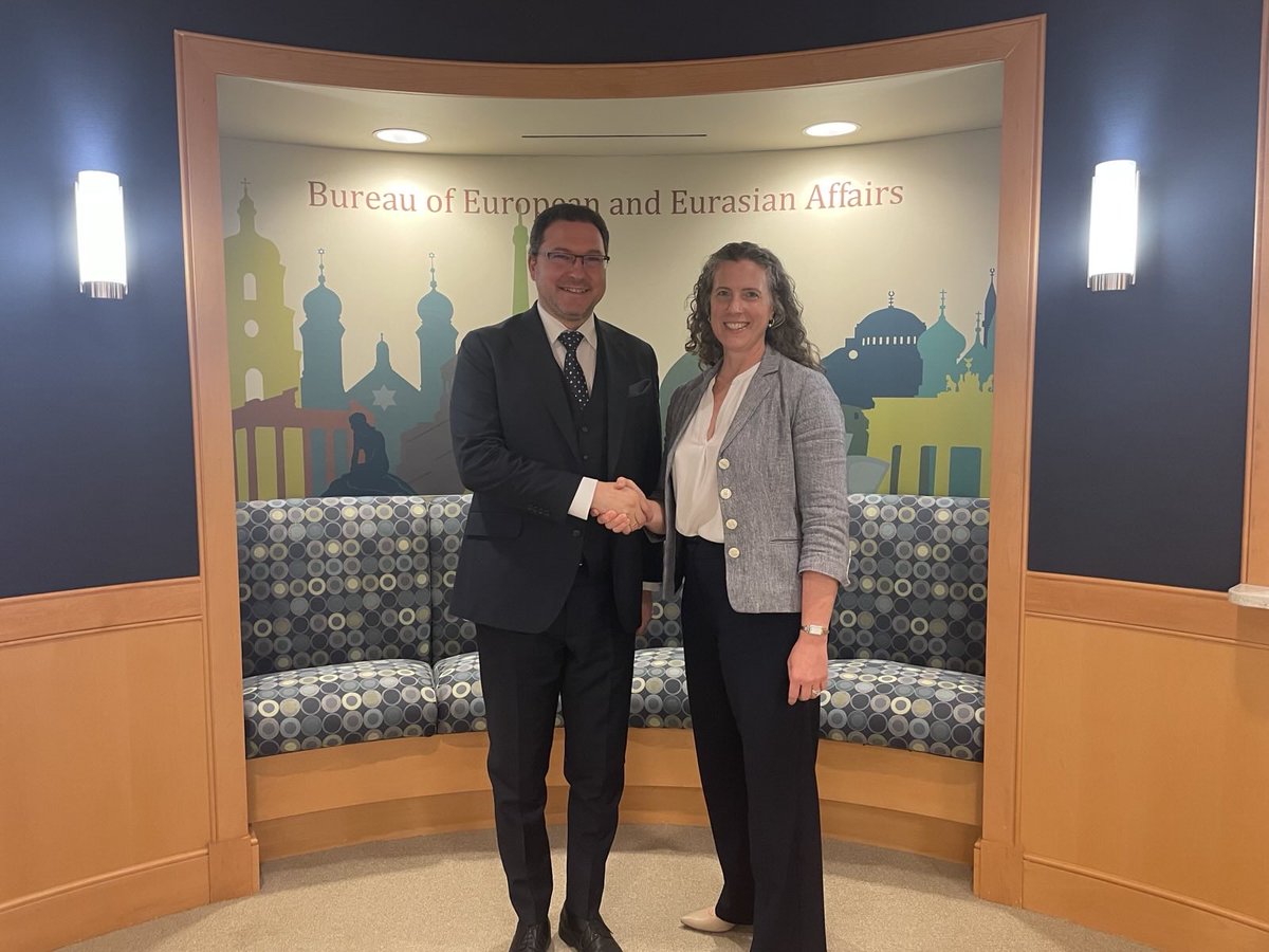 DanielMitov's tweet image. π§π¬π€πΊπΈ Productive meeting in Washington with Deputy Assistant Secretary Sonata Coulter. We discussed π§π¬βs strong progress on joining the Visa Waiver Program & joint steps against money laundering.
π§π¬ Bulgaria is back with a stable govβt, committed to πͺπΊ #Eurozone by Jan 2026.