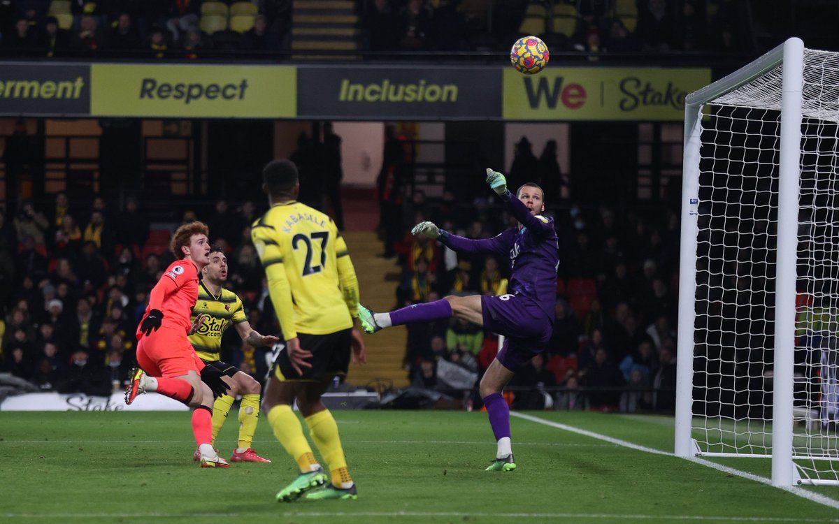 Ofurtölvan spáir því að þrjú fyrrum úrvalsdeildarfélög falli dlvr.it/TLCh3c