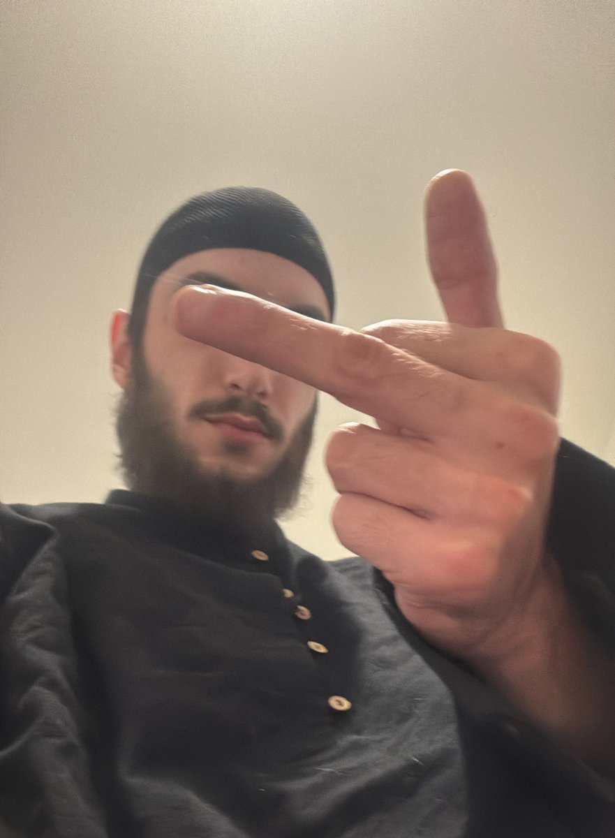 ⚠️🤑   #RTGAME  🤑⚠️

⏰ 15  min  

2€♥️
3€♻️
2€💬 ( 2 max)

Retour d’un gros gwer à mes pieds .. et pour fêter l’Aïd ce gros boloss va bien se faire démonter la chatte à fric 🤑

Dépouillez le 👀🥵