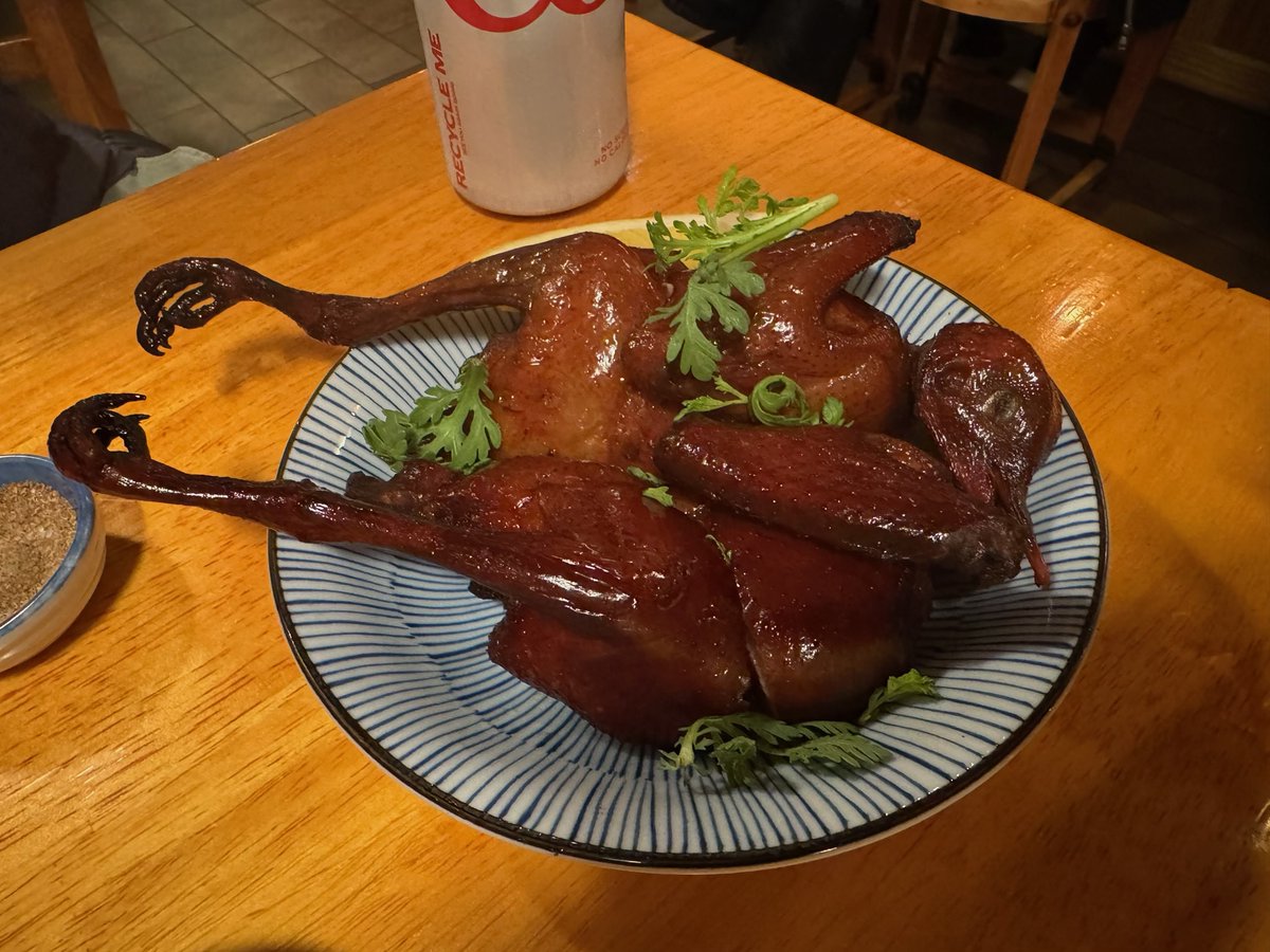 theluketsai's tweet image. For my latest Apple Maps update: killer roast squab, drive-thru soft-serve, excellent takeout sushi, and more. apple.co/LukeTsai