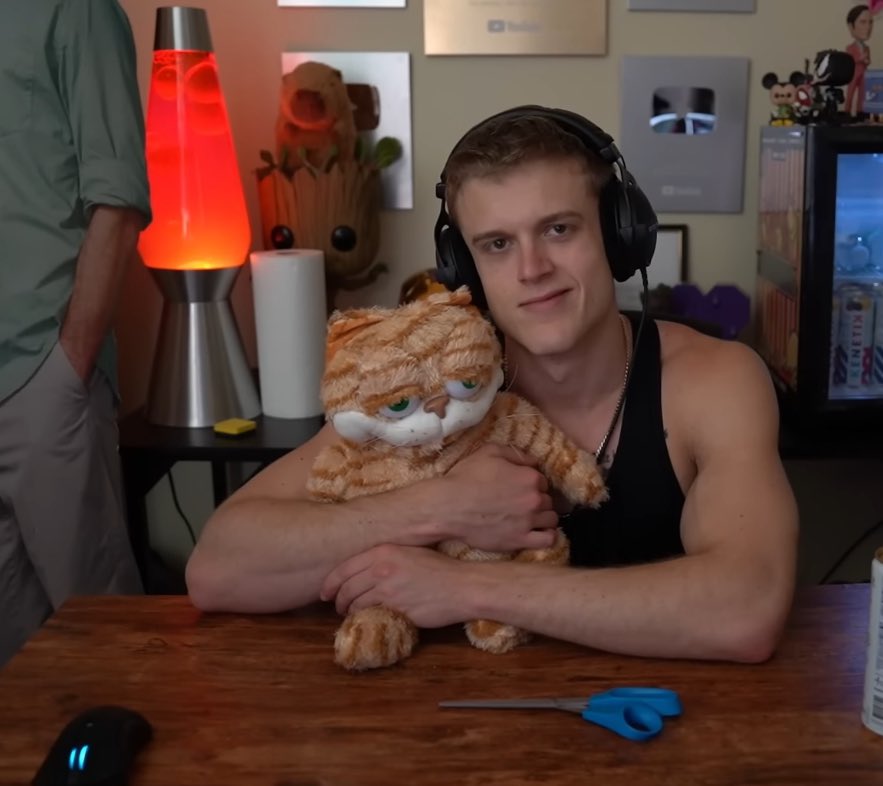 KINGXXXANDER's tweet photo. imagine letting me clutch in siege while im js diggin in my butt https://t.co/2VDzd8kUbb