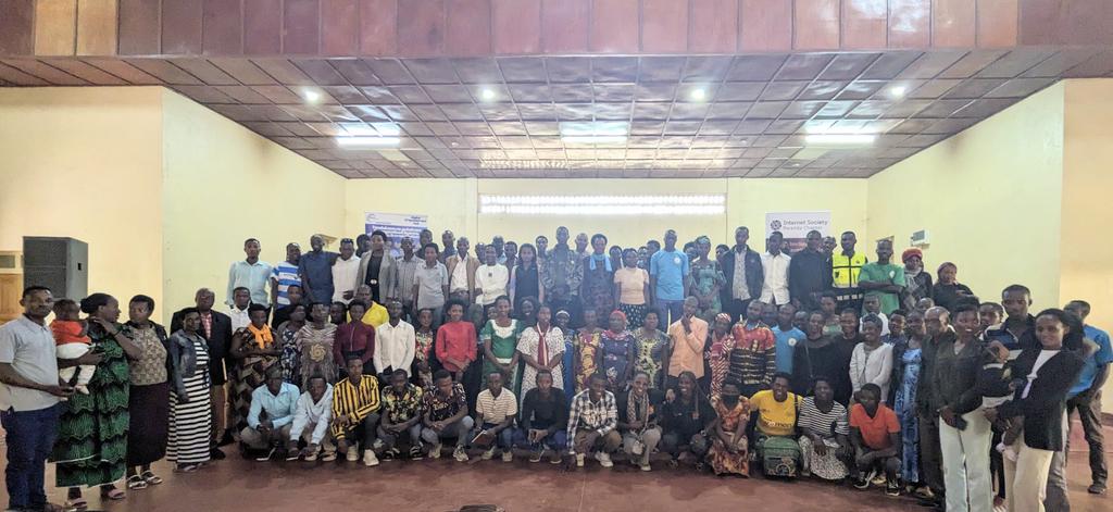 🎉 We are honored to host the 2-days #OnlineSafetyTraining in partnership with @AmathaTech &amp; <a href="/isoc_rw/">Internet Society Rwanda Chapter</a>

💻<a href="/KarongiDistr/">Karongi District</a> Youth &amp; adults trained in;
🫆 Digital safety; 
🔐 Safe browsing
🛡️ Scam prevention
📱 Privacy on social media.
Together, we build a safer digital future!