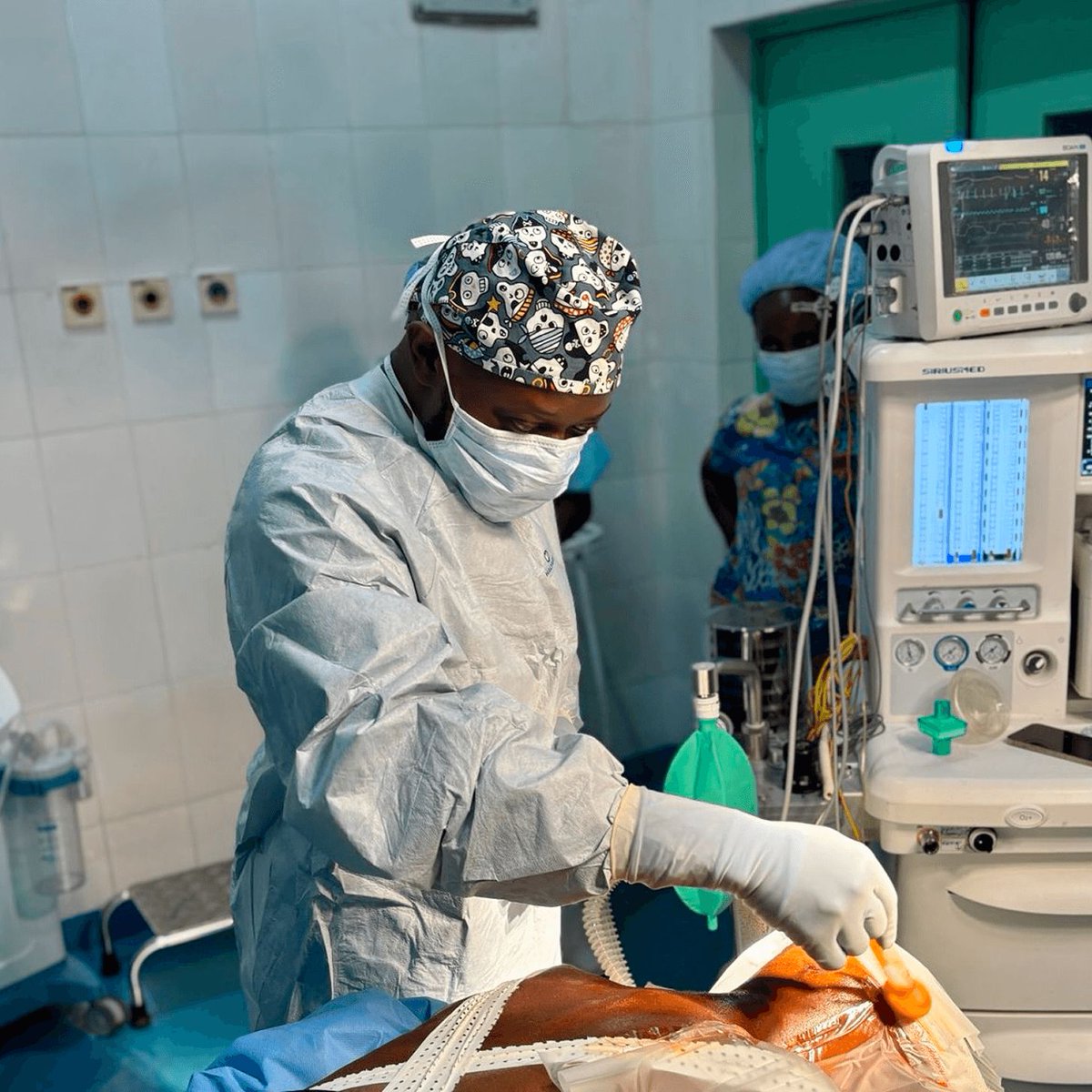 missionbrainorg's tweet image. The future of neurosurgery in Sierra Leone is bright.
This past week marked the official launch at Connaught Hospital—years of training, teamwork, and partnership made it possible.
We’re just getting started.
#MissionBRAIN #SierraLeone #GlobalNeurosurgery #BuildingBridges