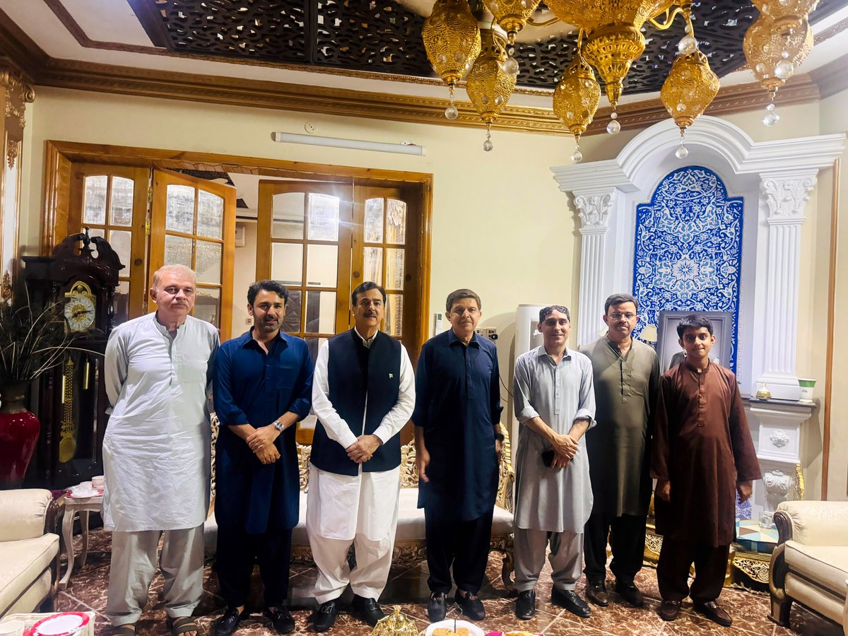 Basharat Ali (@basharatalippp) on Twitter photo چیئرمین سینٹ سیدیوسف رضا گیلانی،ممبرز قومی اسمبلی سیدعلی موسیٰ گیلانی، علی قاسم گیلانی کی پی پی پی کےایم پی اے ملک واصف مظہر راں کےرہشگاہ آمد
سیدیوسف رضا گیلانی نےعاطف مظہر راں،ایم پی اے ملک واصف مظہر راں سےملاقات کی اورعلاقائی سیاسی صورتحال پر تبادلہ خیال کیا
<a href="/YusufRazaGilan1/">Yusuf Raza Gilani</a> چیئرمین سینٹ سیدیوسف رضا گیلانی،ممبرز قومی اسمبلی سیدعلی موسیٰ گیلانی، علی قاسم گیلانی کی پی پی پی کےایم پی اے ملک واصف مظہر راں کےرہشگاہ آمد
سیدیوسف رضا گیلانی نےعاطف مظہر راں،ایم پی اے ملک واصف مظہر راں سےملاقات کی اورعلاقائی سیاسی صورتحال پر تبادلہ خیال کیا
<a href="/YusufRazaGilan1/">Yusuf Raza Gilani</a>