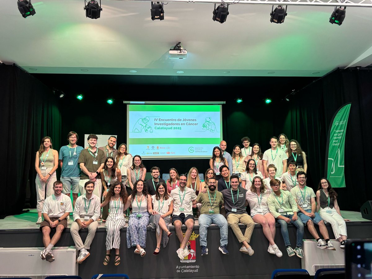 EJIC 2025 en Calatayud! 👩‍🔬 

Segundo día del Encuentro de Jóvenes Investigadores en Cáncer organizado por voluntarios de la AECC en Calatayud. 

Aún no ha terminado y ya estoy deseando volver! ❤️ 

Inolvidable ✨