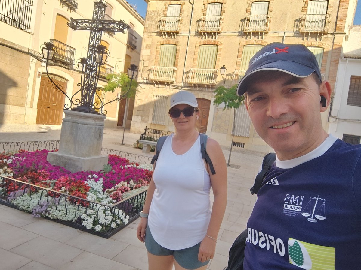 El único modo de lograr lo imposible es convencerse de que es posible.
Buenas noches 😴