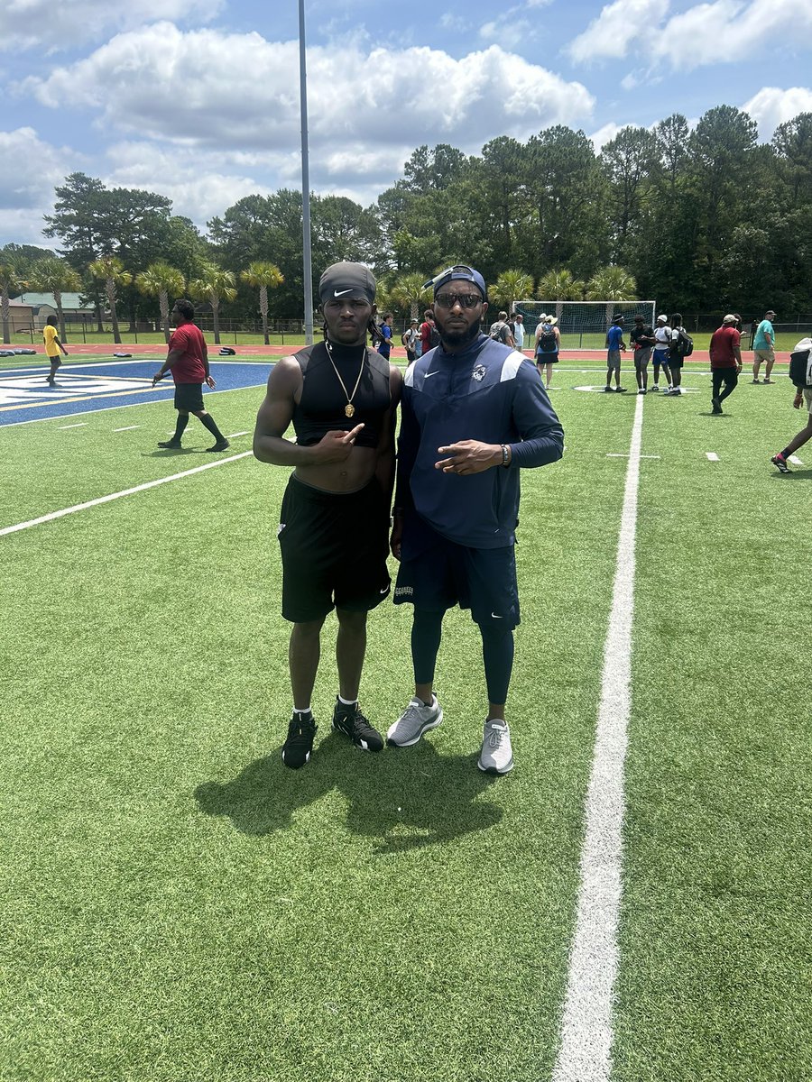 JORDAN RAVENELL (@jordanravenell6) on Twitter photo Had a great time at <a href="/CSU_FB/">Charleston Southern Football</a> today thank you for having me <a href="/Coach_MDuncan/">𝗠𝗮𝘂𝗿𝗶𝗰𝗲 𝗗𝘂𝗻𝗰𝗮𝗻</a> <a href="/Coach_Medwards1/">Mike Edwards</a> <a href="/CoachNickReveiz/">Coach Nick Reveiz</a> Had a great time at <a href="/CSU_FB/">Charleston Southern Football</a> today thank you for having me <a href="/Coach_MDuncan/">𝗠𝗮𝘂𝗿𝗶𝗰𝗲 𝗗𝘂𝗻𝗰𝗮𝗻</a> <a href="/Coach_Medwards1/">Mike Edwards</a> <a href="/CoachNickReveiz/">Coach Nick Reveiz</a>