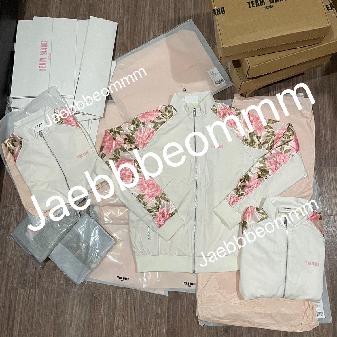 jaebbbeommm's tweet photo. 🔥พร้อมส่ง🔥กทม แมสได้

💗Mundane💗
Jacket       size 0 1
เชิ้ต             size  1

 ของแท้ ออกช็อป + กดเว็บ อุปกรณ์ครบ ❗️
#ตลาดนัดอากาเซ่got7 #ตลาดนัดgot7 #ตลาดนัดอากาเซ่ #ตลาดนัดกัซเซบึน #ตลาดนัดกัซ #TEAMWANGdesign #TEAMWANG #ตลาดนัดอากาเซ #JacksonWang #GOT7 #ตลาดนัดอาเซgot7 https://t.co/PxGoaZeZi2