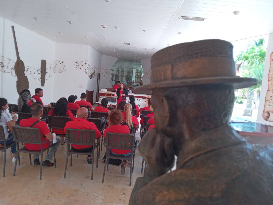 El hotel "Club Amigo Atlántico Guardalavaca" acogió un Grupo FAM de #ViajesCubanacán, integrado por Vendedores y Especialistas Comerciales de las provincias orientales. 
#ViajesCubanacan #ATuLado #travel #turismo <a href="/MinturCuba/">Ministerio Turismo</a> <a href="/GrupoViajesCuba/">Grupo Empresarial Viajes Cuba</a> <a href="/avcubanacan94/">Agencia Viajes Cubanacán</a>