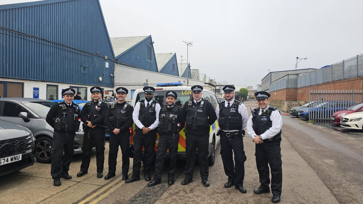 MPSSpecials's tweet photo. #NationalSpecialsWeekend25 we say a huge THANK YOU to our amazing Special Constables in Waltham Forest 👮♂️💙
Volunteering their time to keep our community safe, they are a vital part of our policing team. We appreciate you! 🙌
#WalthamForest #MetSpecials #TeamSpecials https://t.co/1NA5Pxo7VP