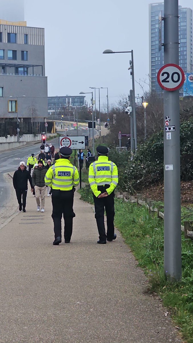 MPSSpecials's tweet photo. #NationalSpecialsWeekend25 we say a huge THANK YOU to our amazing Special Constables in Waltham Forest 👮♂️💙
Volunteering their time to keep our community safe, they are a vital part of our policing team. We appreciate you! 🙌
#WalthamForest #MetSpecials #TeamSpecials https://t.co/1NA5Pxo7VP