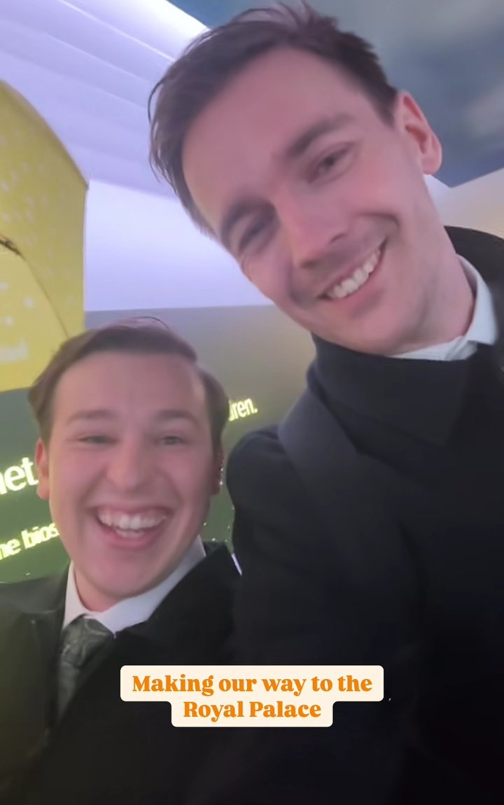 omg kevin looks stunning 💗