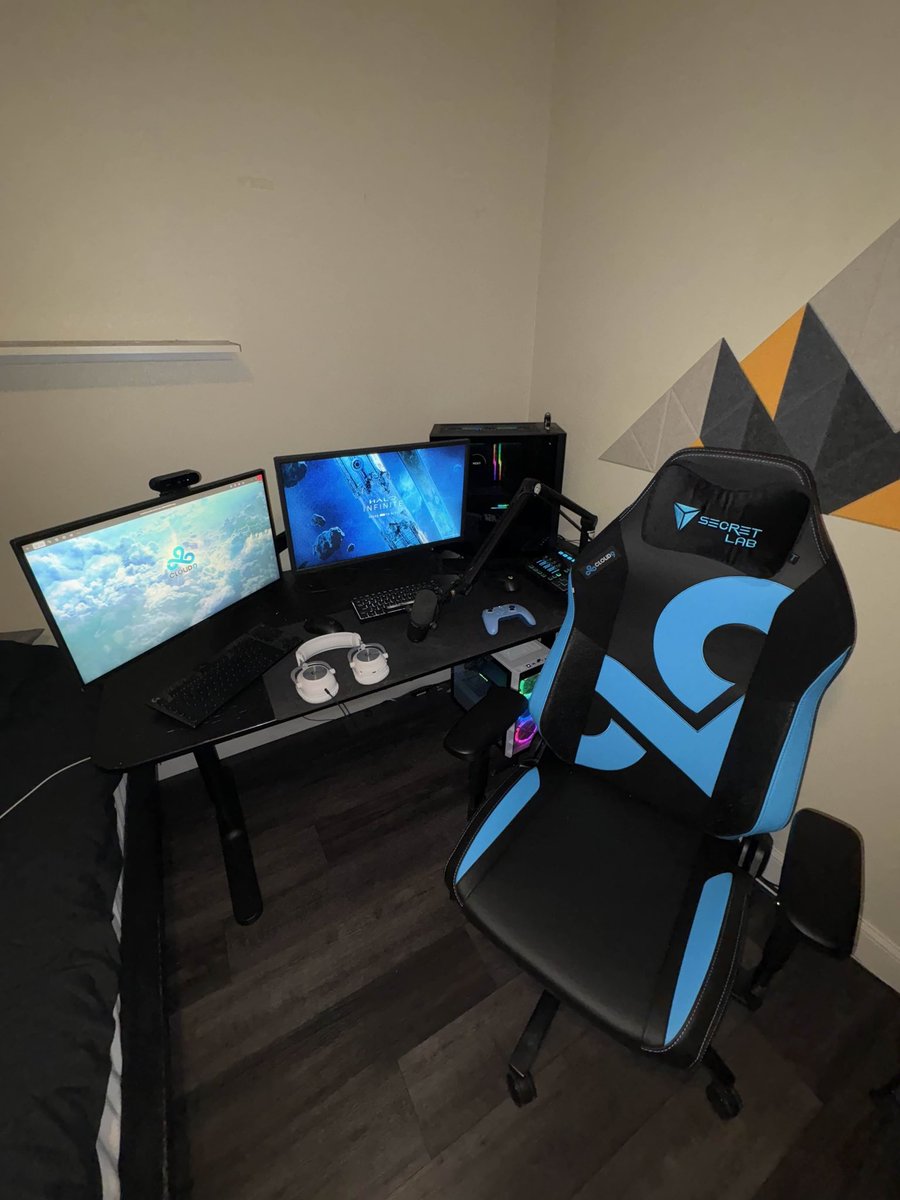 Setup with my new Secretlab TITAN Evo! Thanks <a href="/secretlabchairs/">Secretlab</a>, this chair is comfortable for a long day of scrims and lumbar support for the road to Salt Lake City this weekend 🔒🧘‍♂️