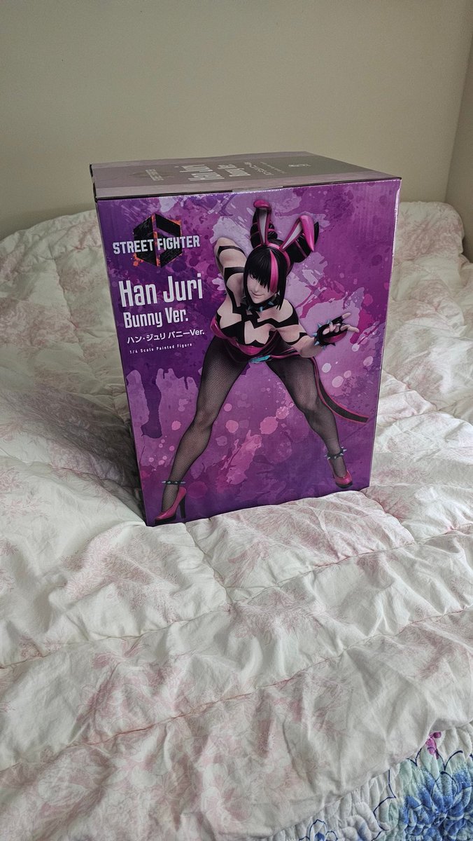 The bunny Juri arrived! This thing is WAY bigger than I expected, jesus
バニージュリが届いた！思ったよりでかくてびっくりした🤯