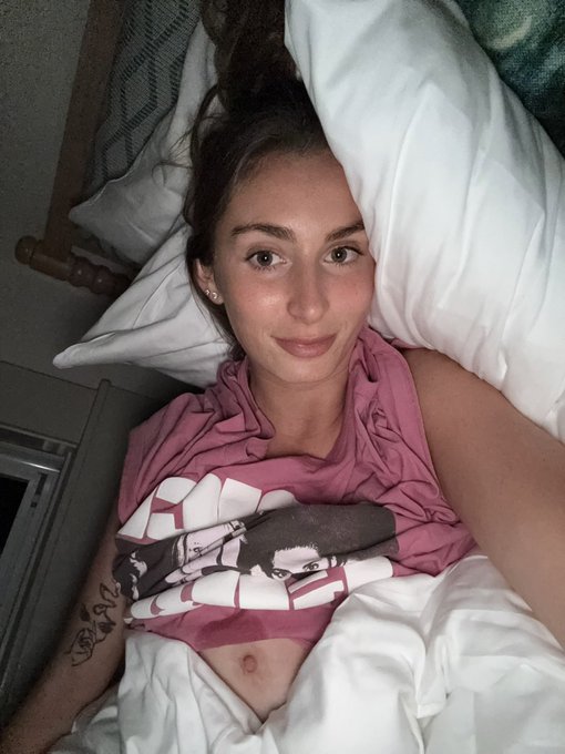 couch, bed, or floor? https://t.co/UxuDCuSv40