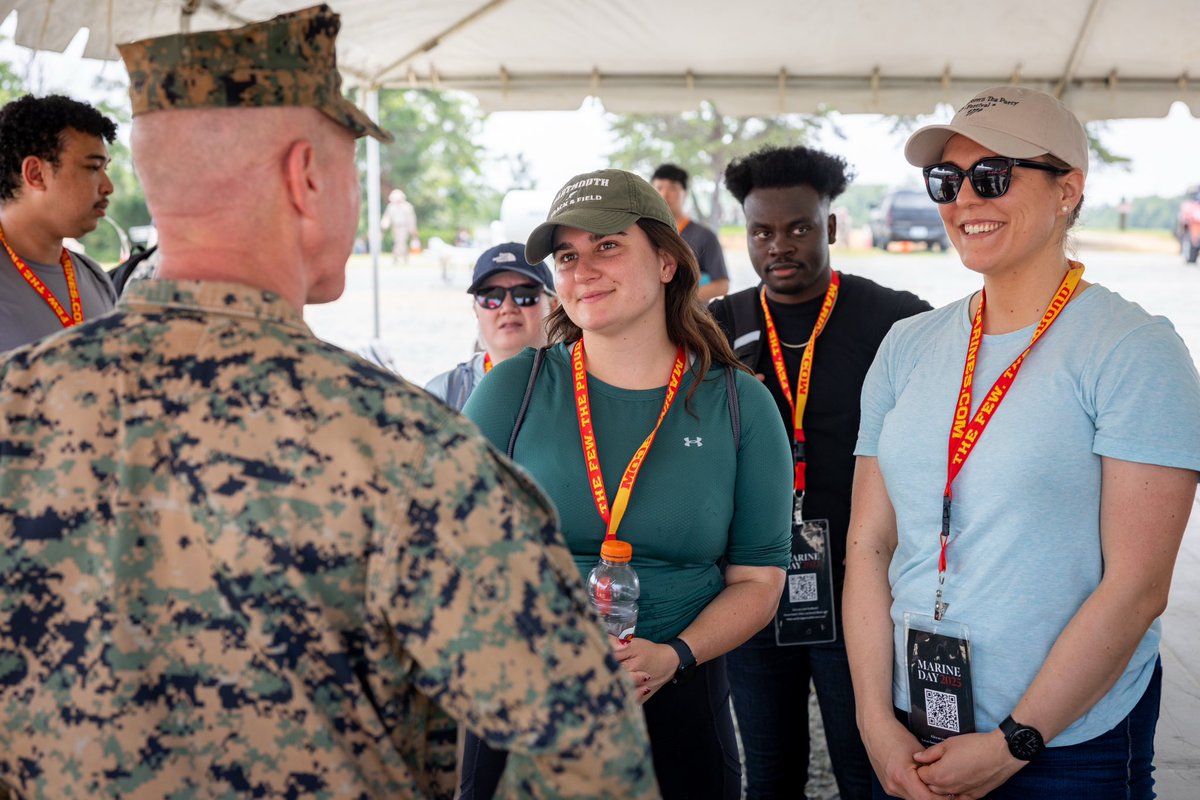 CMC_MarineCorps's tweet image. Yesterday, I visited with congressional staffers at @MCB_Quantico for Marine Day. @USMC shares a special relationship with Congress built on trust, accountability, and shared commitment to the defense of our Nation. Thank you for your continued support and service to our Nation.