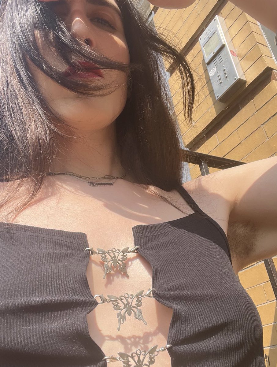 simone de bolivar tweet media