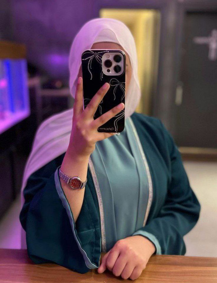 يأتي أحدهم، وكأنه يُنير في روحك ماكان مُظلماً."
