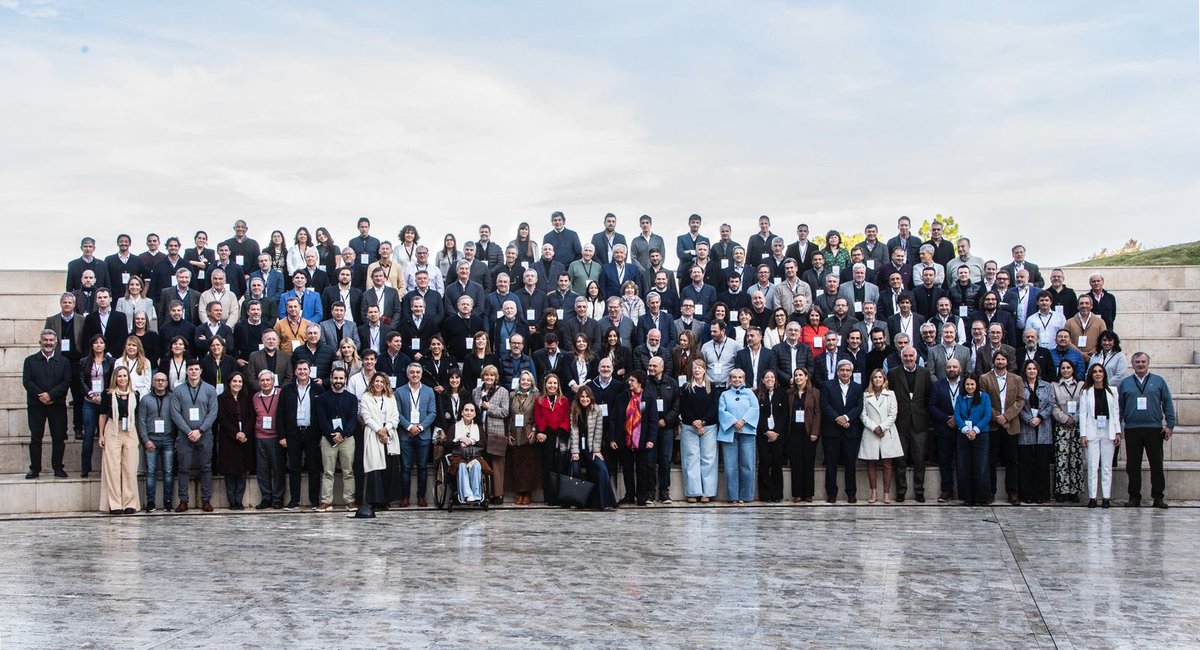 Participamos del encuentro a de la Red Argentina de Políticos, coincidimos en avanzar sobre las reformas laboral, tributaria y previsional y en dar muestras concretas desde la eliminación de privilegios, etc en términos de reducir la brecha entre la dirigencia y la sociedad.