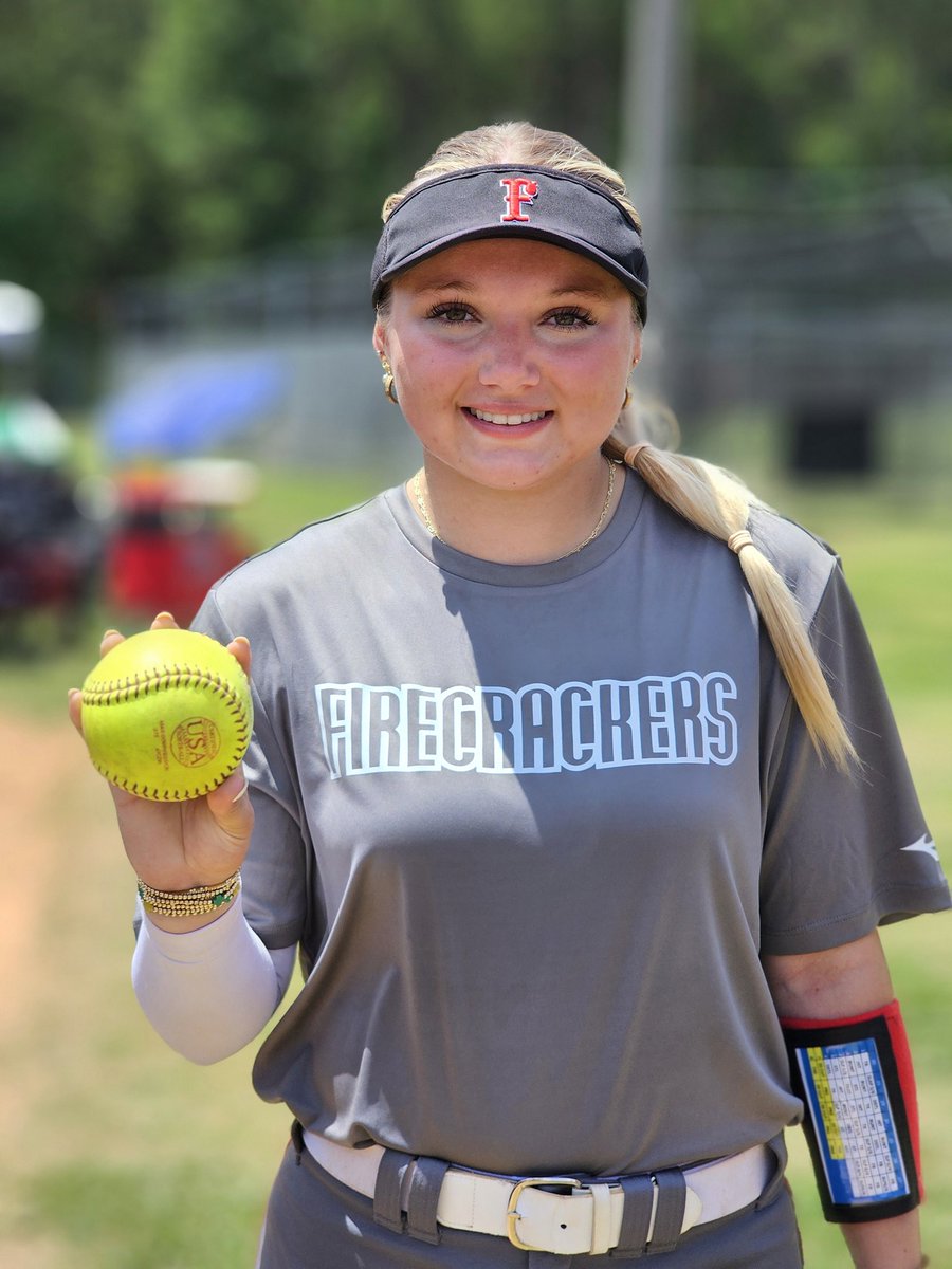 Started the season with a Homerun! Congrats Madeline <a href="/FlammiaMadeline/">Madeline Flammia</a> 
<a href="/tsmartt14/">Taylor Smartt</a>