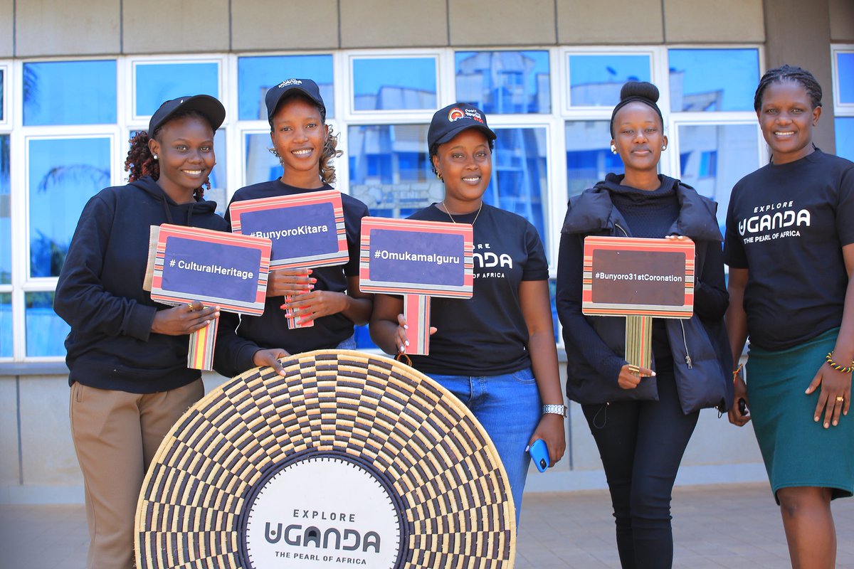 Honored to join <a href="/ExploreUganda/">Explore Uganda 🇺🇬</a> team  to Hoima for the King’s coronation anniversary! 🎉👑
Grateful for the beautiful moments shared and the rich culture that awaits to be celebrated. 🇺🇬✨
📸 Credit <a href="/DeniseAceng/">Aceng Denise</a> 
 <a href="/xpoimaging/">xpoimaging</a>