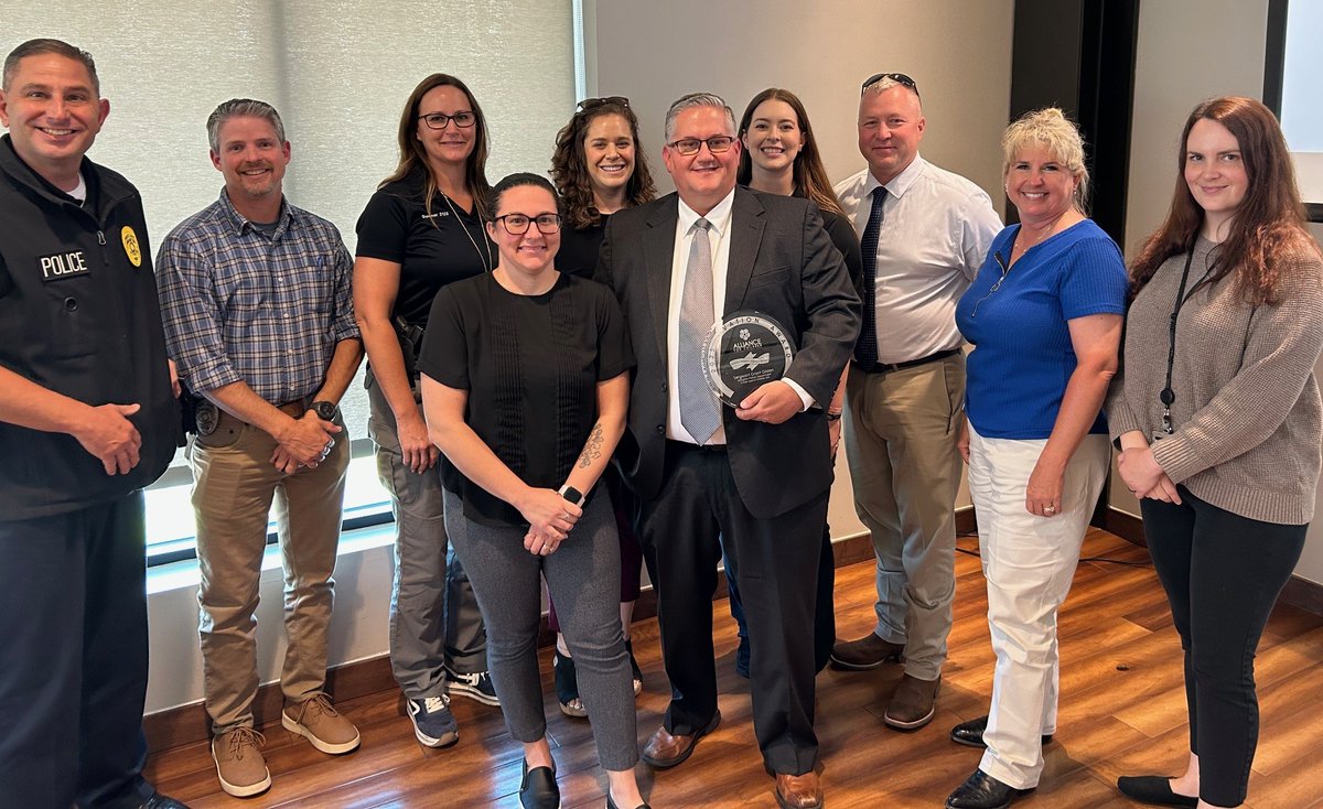 afc_tarrant's tweet image. Yesterday at our Ovation Awards, we honored staff & partners who demonstrate our core values: Compassion, Innovation, Integrity, & Teamwork.
Daily, we are stronger together in our work for Tarrant County's child abuse victims. @TexasDFPS @fortworthpd @ArlingtonPD @CookChildrens