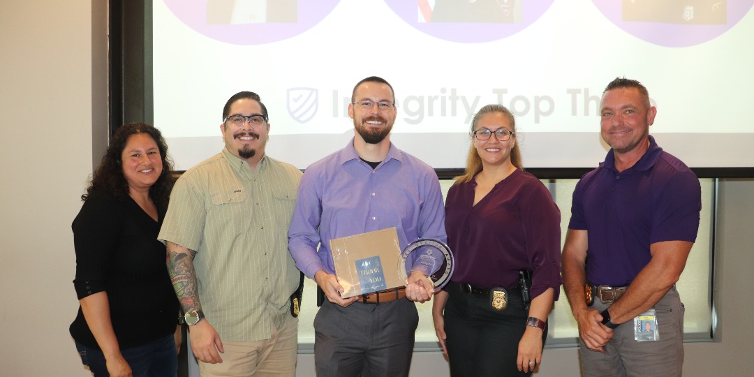 afc_tarrant's tweet image. Yesterday at our Ovation Awards, we honored staff & partners who demonstrate our core values: Compassion, Innovation, Integrity, & Teamwork.
Daily, we are stronger together in our work for Tarrant County's child abuse victims. @TexasDFPS @fortworthpd @ArlingtonPD @CookChildrens