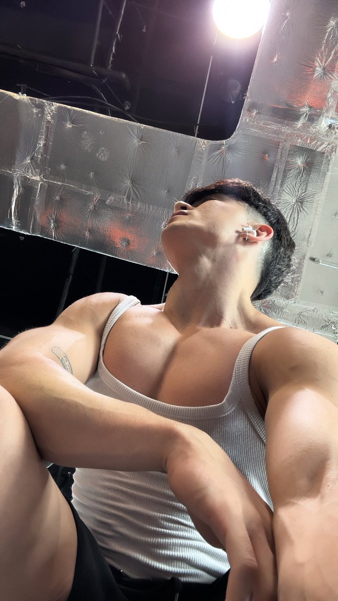 treinei peito hoje 🇨🇳