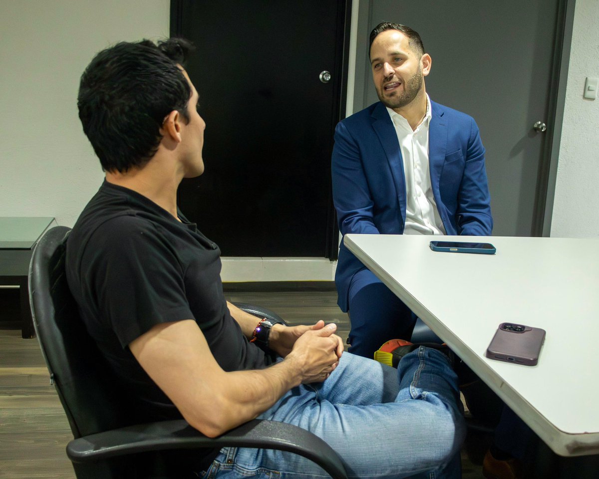 Rommel_Pacheco's tweet image. En el #CNAR recibí a @CJacoboRdz, Presidente Municipal de Piedras Negras. Buscamos impulsar el deporte social en Coahuila, para que niñas, niños y jóvenes practiquen deporte y se alejen de las adicciones, así como apoyar el deporte de alto rendimiento.