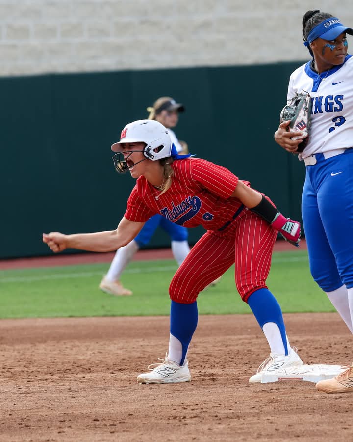 JasonHousto3922's tweet photo. On Saturday, Waco Midway, and Clear Springs closed out the weekend at the #UILState Softball Championships! ⭐️
Congratulations Hewitt MIDWAY👏#1STATE 🏆 softball 🥎 💪 ❤️ 💪 💪 ❤️ champions
to see some of our favorite frames 📸 and the winningest softball program in tx https://t.co/MXkroEPdh7