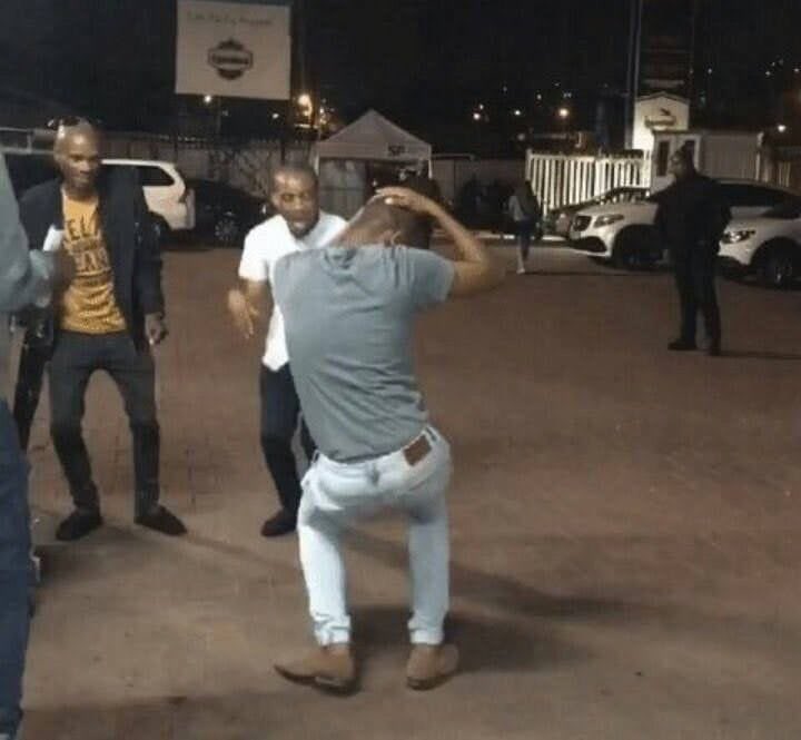 Ooh mapenzi kilio, nenda waulize wenzio. Ni mdudu wa sikio, akikung'ata huskii la yoyote

Darasa and mbosso walikuwa on their game kwa hiyo ngoma. Darassa will go down as one of the best writers of our time huku East Africa