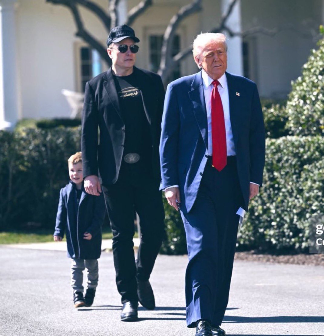 If you're NOT a Democrat, please say hi. 👋

You'll thank me later