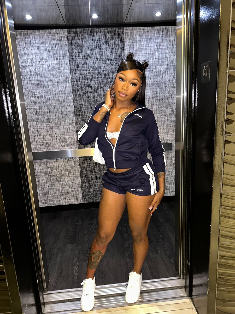 1niidior's tweet image. #whamtour #fineshit #flyshit #cbfw #prettyasffff