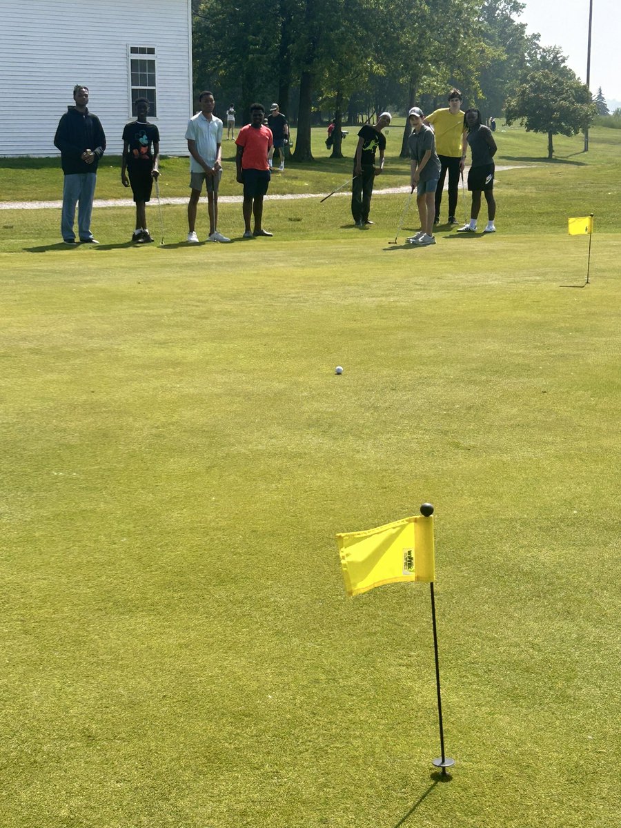 Brush Golf tweet media