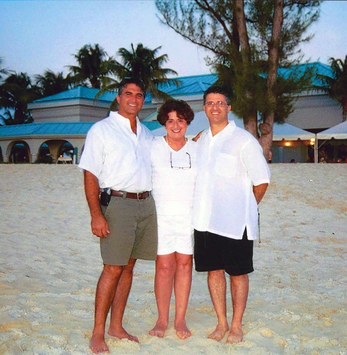 SeaIslandShrimp's tweet image. “Wait… you’re family owned?!”
Yep—we’ve been local and family-owned since 1965! 🦐
Serving San Antonio for nearly 60 years and still going strong. 💙
shrimphouse.com
#FamilyOwnedSince1965 #LocalFavorite