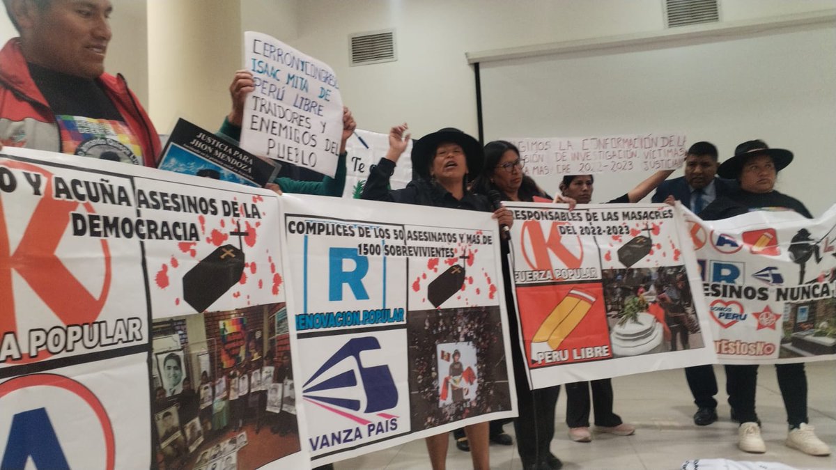 mirecarhuas's tweet photo. Nunca más terruqueadores y sanguinarios #ProMatanzas. Nunca más organizaciones criminales a favor de la represión y matanza.
#CierreDelCongreso #PerúSeDesangra https://t.co/nRJGpwUzde