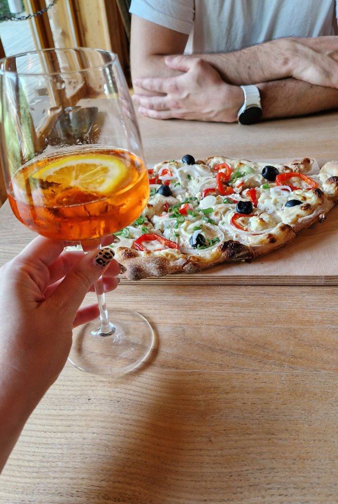 Hatte eine wundervolle Date-Night. 
Und welcher von euch braven Cuckies sendet nun für unser Abendessen? 🫰🏼