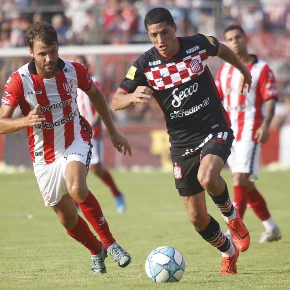 Estaría todo encaminado para que Nicolás Castro deje #AtléticoTucumán y se convierta en nuevo jugador de #SanMartínTuc. El volante rescinde contrato con el Decano y tendrá su segundo ciclo en el Santo.