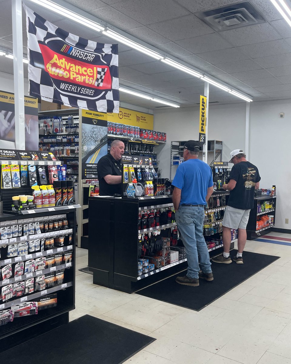 NASCARRegional's tweet photo. What a successful @AdvanceAuto store event before tomorrow night's #AAPNight at @elkospeedway! π€© https://t.co/uu0nvsxsZB