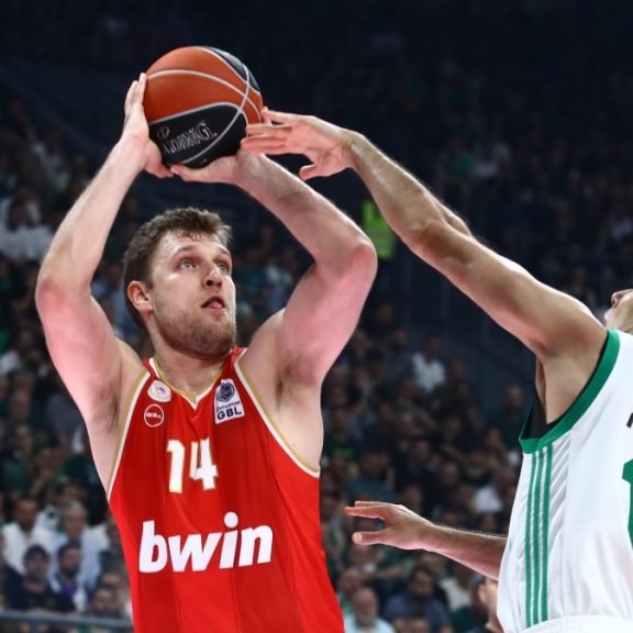 🔴⚪️Ο Ολυμπιακός απέδρασε από το ΟΑΚΑ και απέχει μία νίκη από τον τίτλο🇬🇷🏀

#paooly #paobc #olympiacosbc 

𝝙𝝞𝝖𝝗𝝖𝝨𝝩𝝚 𝝚𝝙𝝮: ertsports.gr/mpasket/basket…