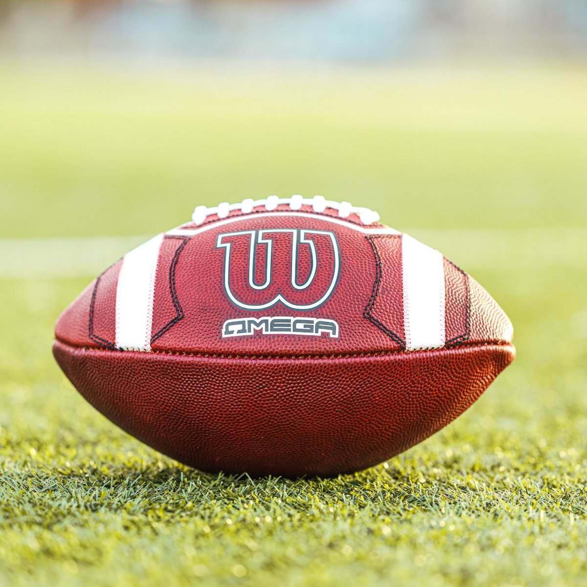 WilsonFootball's tweet image. To perform under the bright lights on Friday, it all starts with putting in work months prior with the right ball.
Shop the Omega Football today and feel the difference. Available below!
#WilsonFootball #SpinIt
--
🏈: bit.ly/OmegaFB25
--