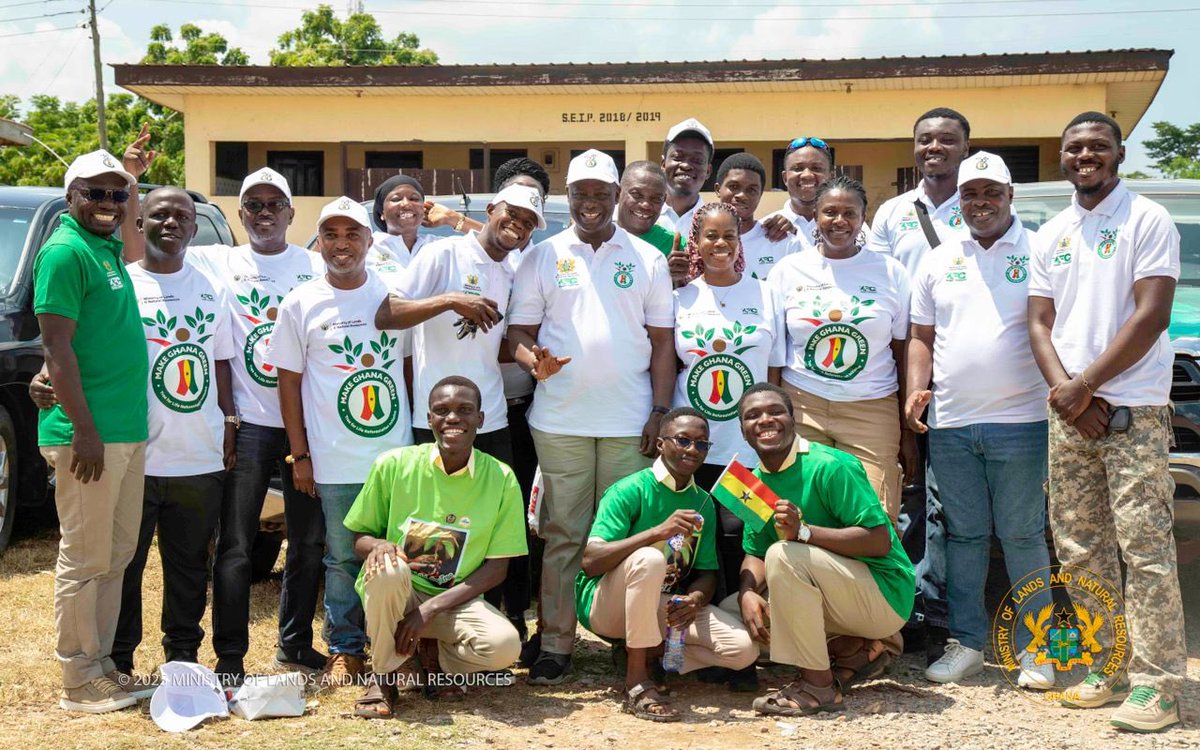 Yesterday, I had the honor of joining His Excellency John Mahama, Minister for Environment, Science, and Technology; Hon. Ibrahim Murtala Muhammed, and Hon. Haruna Iddrisu, Minister of Education, to commemorate World Environment Day at Kwabenya Community Day School.

The event