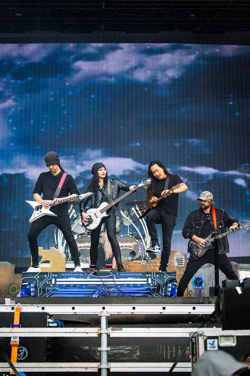 DragonForce's tweet image. Tack så mycket @swedenrockfestival 🇸🇪

Tickets + limited VIPs are available now at DragonForce.com Check the dates for all summer shows on our website! 

📸: @vollvincent